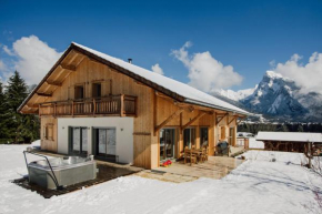 Modern chalet with hot-tub, sauna, 5 ensuite bedrooms